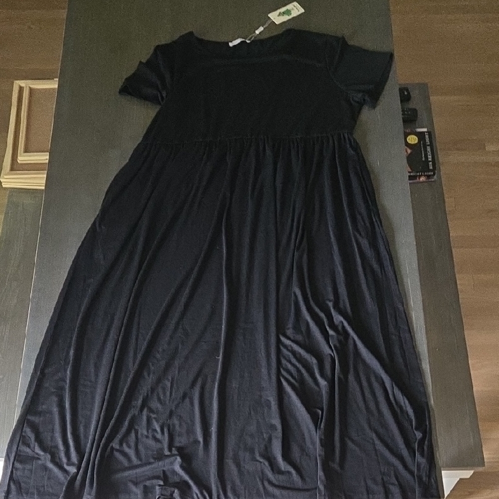 Casual Black Smocked Sundress with Crew Neck